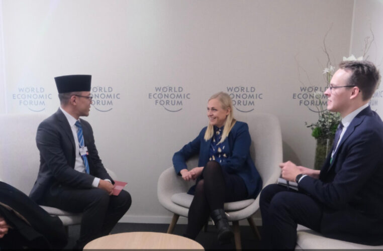 Menlu RI dan Menlu Finlandia Perkuat Kerja Sama Bilateral Menlu RI dan Menlu Finlandia Perkuat Kerja Sama Bilateral