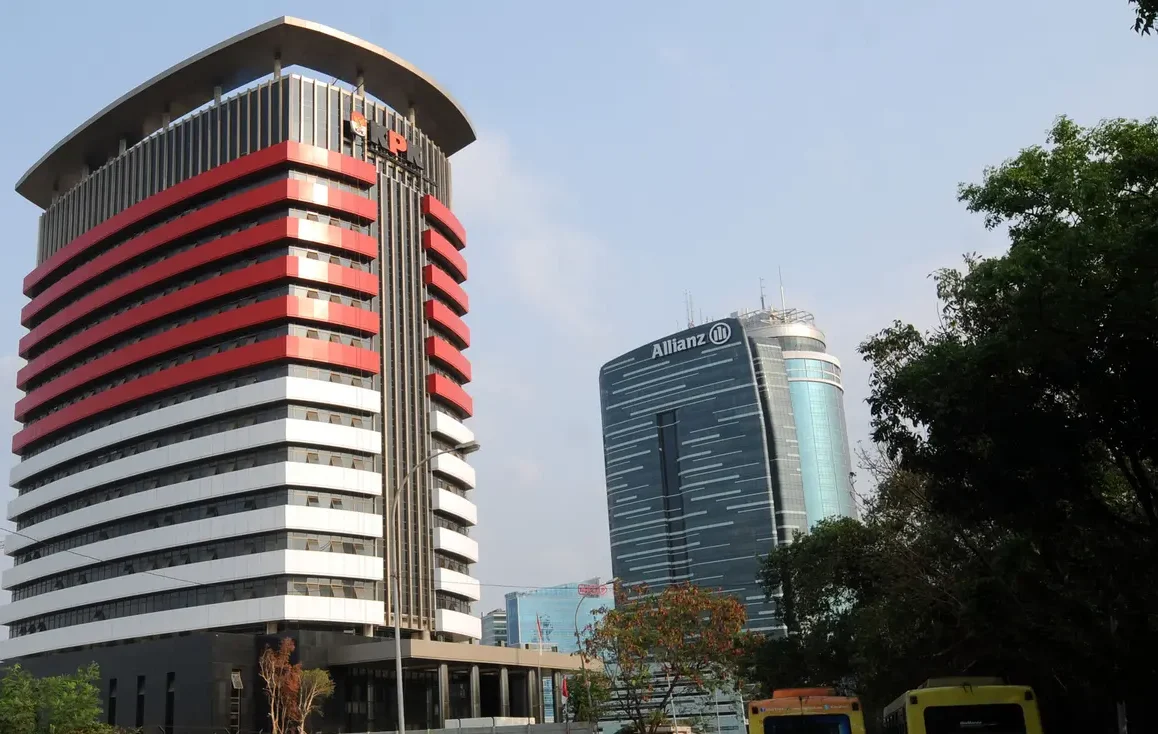 KPK Dalami Korupsi Kemnaker, Dua Kendaraan Jadi Barang Bukti KPK Dalami Korupsi Kemnaker, Dua Kendaraan Jadi Barang Bukti
