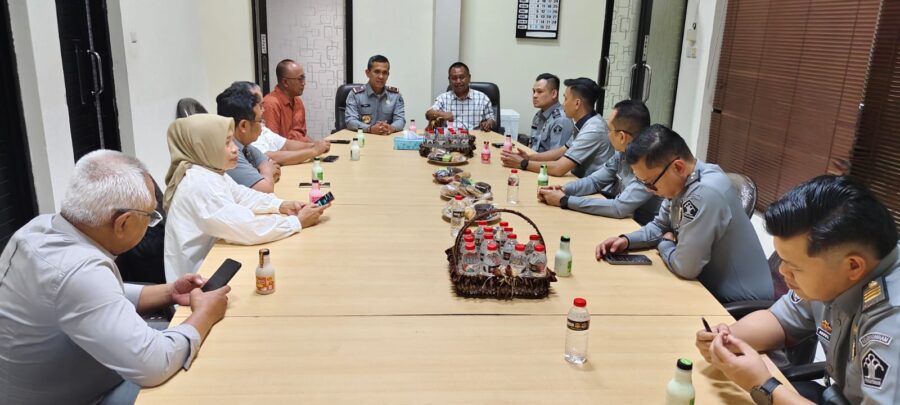 Kakanim Surabaya Agus Winarto: Siap Dikritik demi Peningkatan Layanan Kakanim Surabaya Agus Winarto: Siap Dikritik demi Peningkatan Layanan