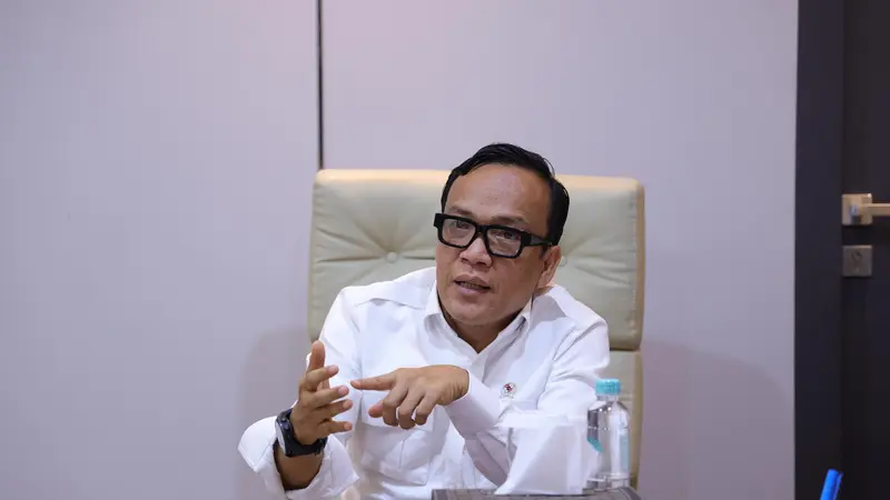 Wamenaker Sebut Dialog Bipartit-Tripartit, untuk Stabilitas Hubungan Industrial Wamenaker Sebut Dialog Bipartit-Tripartit, untuk Stabilitas Hubungan Industrial