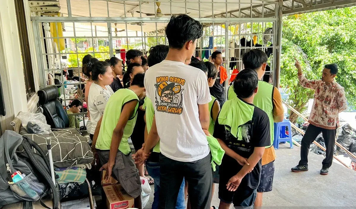 KBRI Phnom Penh Kawal Pemulangan 21 WNI dari Kamboja KBRI Phnom Penh Kawal Pemulangan 21 WNI dari Kamboja