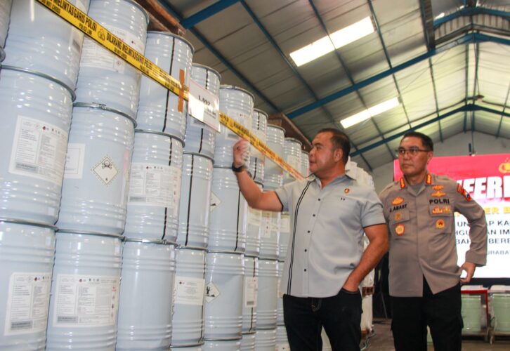 Bareskrim Polri Bongkar Perdagangan Sianida, Dua Gudang di Jawa Timur Digerebek Bareskrim Polri Bongkar Perdagangan Sianida, Dua Gudang di Jawa Timur Digerebek