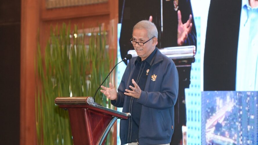Sumber Daya Alam Topang Penerimaan Negara Sumber Daya Alam Topang Penerimaan Negara