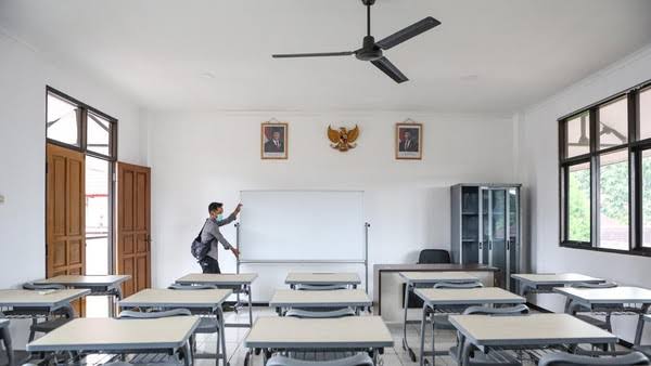 Kemensos Dorong Kolaborasi Kampus dan Dunia Kerja untuk Hilirisasi Siswa Sekolah Rakyat Kemensos Dorong Kolaborasi Kampus dan Dunia Kerja untuk Hilirisasi Siswa Sekolah Rakyat