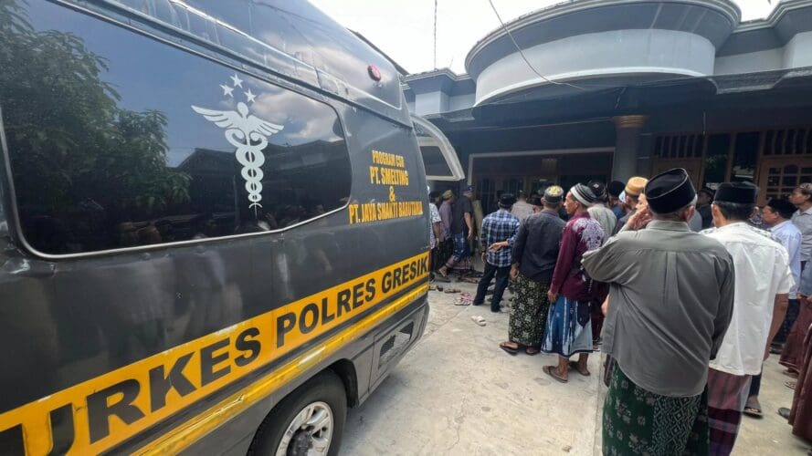 Polres Gresik Ambil Bagian Pengurusan Jenazah PMI dari Malaysia Polres Gresik Ambil Bagian Pengurusan Jenazah PMI dari Malaysia
