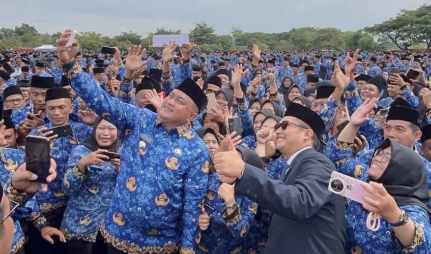 Kabupaten Bogor Lantik 9.687 Pegawai Paruh Waktu sebagai Persiapan PPPK 2026 Kabupaten Bogor Lantik 9.687 Pegawai Paruh Waktu sebagai Persiapan PPPK 2026