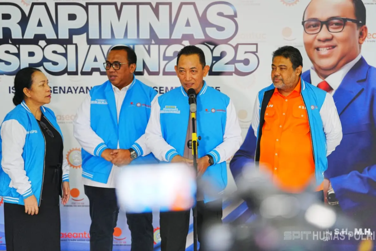 Sigit Siap Perkuat Desk Ketenagakerjaan Polri, Fokus Tangani Sengketa Industrial dan PHK Sigit Siap Perkuat Desk Ketenagakerjaan Polri, Fokus Tangani Sengketa Industrial dan PHK